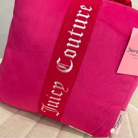 Juicy couture pillow present - Picture 3 of 5
